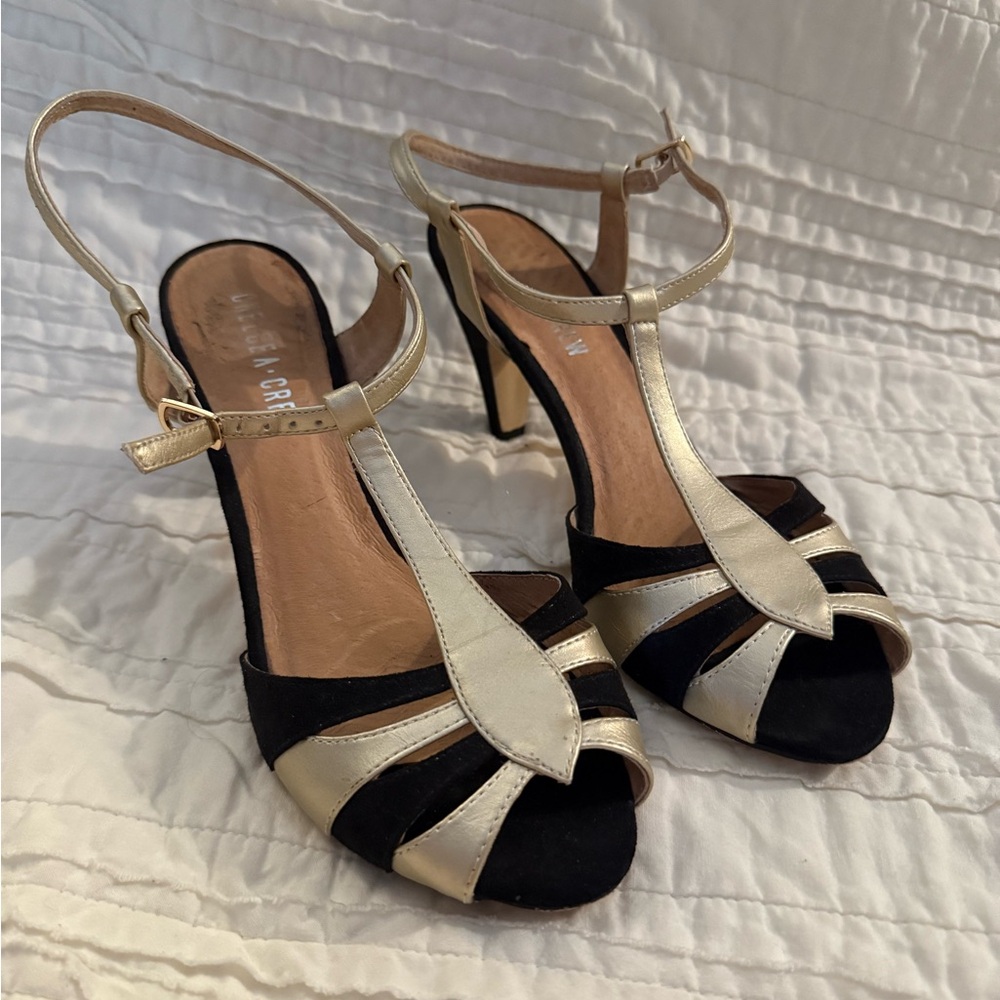 Chelsea Crew Black and Gold Vintage Heels